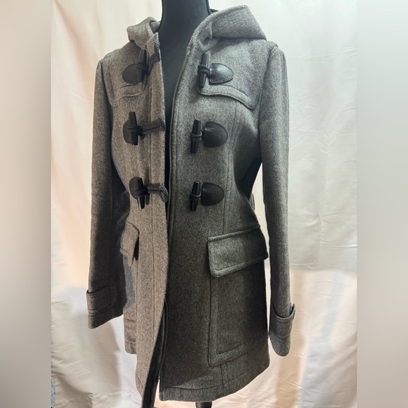 Burberry Women's Gray Wool Toggle Trench Coat.  Size 10. - Picture 3 of 15